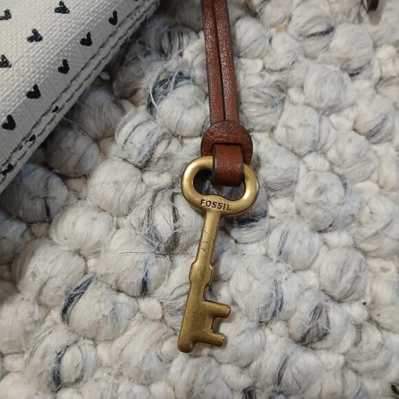 Fossil Purse - Picture 2 of 4